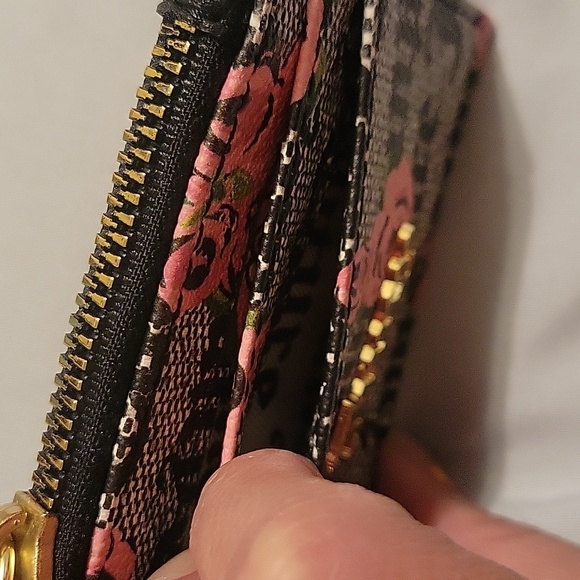 Juicy Couture mini wallet like new - Picture 5 of 8